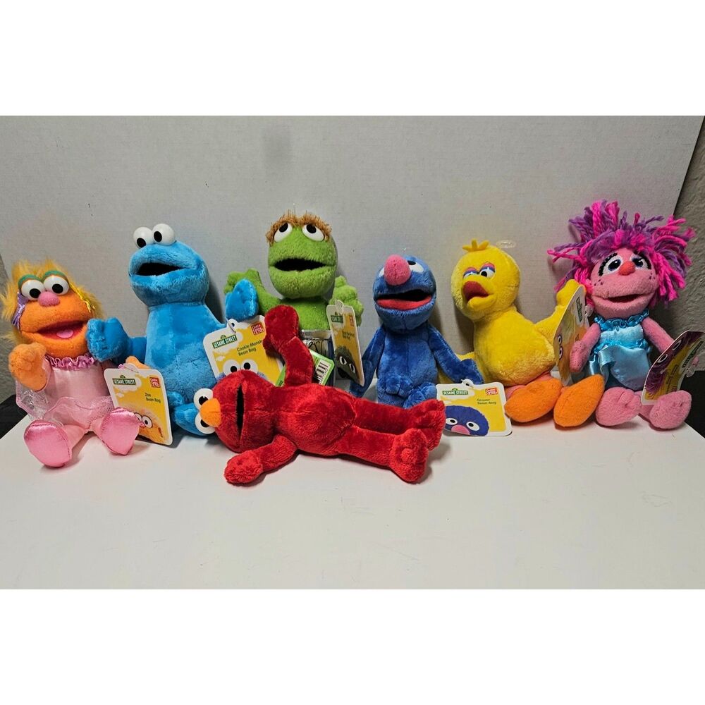 NWT GUND Sesame Street Plushie Beanie Set